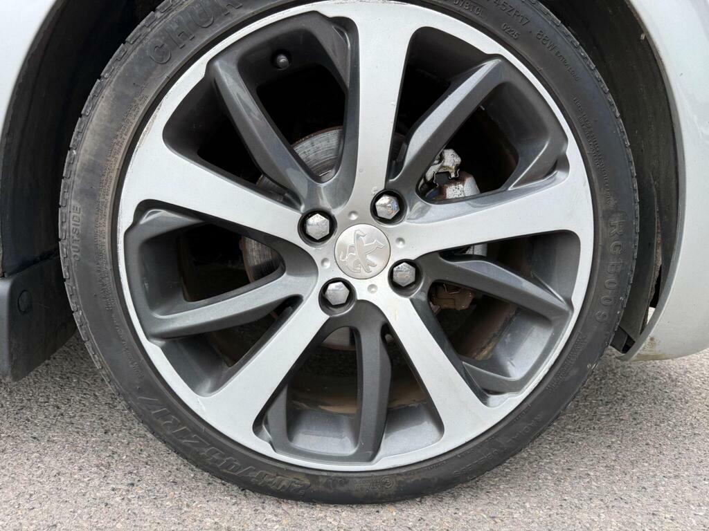 Peugeot 208 1.2 Vti Access Euro 5 White #21