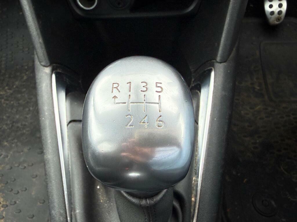Peugeot 208 1.2 Vti Access Euro 5 White #17