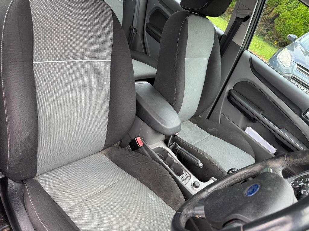 Ford Focus 2.0 Titanium Silver Estate U983 Silver #11