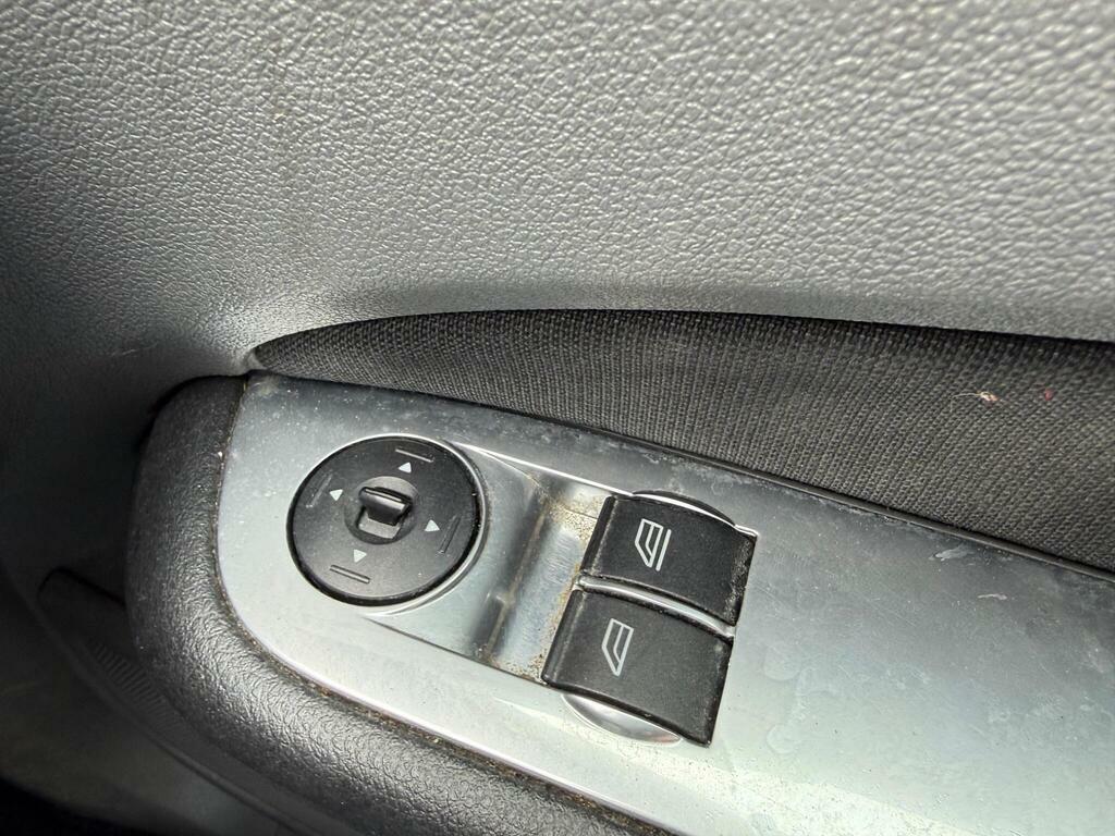 Ford Focus 2.0 Titanium Silver Estate U983 Silver #18