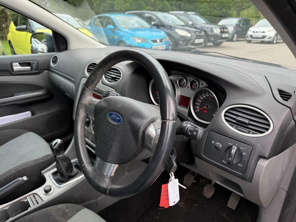 Ford Focus 2.0 Titanium Silver Estate U983 Silver #12