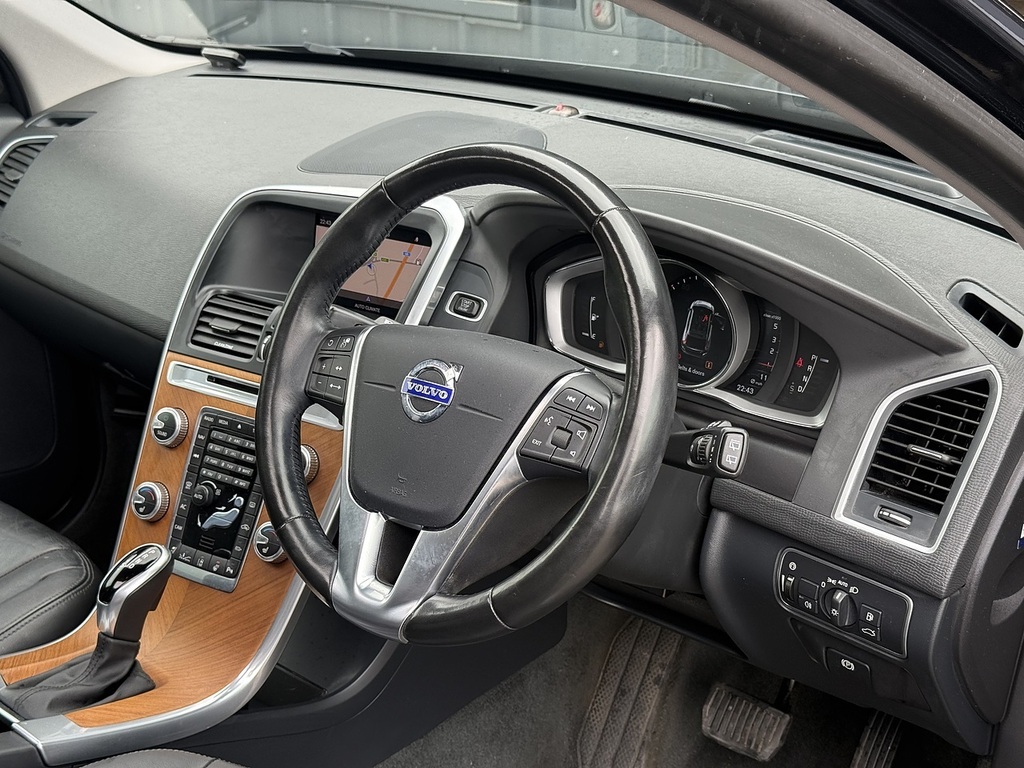 Volvo XC60 2.0 B5p 250 R Design Geartronic  #29