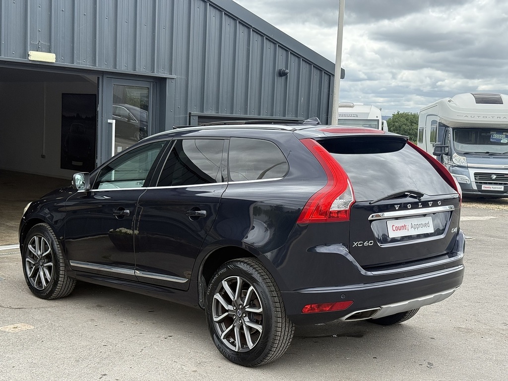 Volvo XC60 2.0 B5p 250 R Design Geartronic  #24