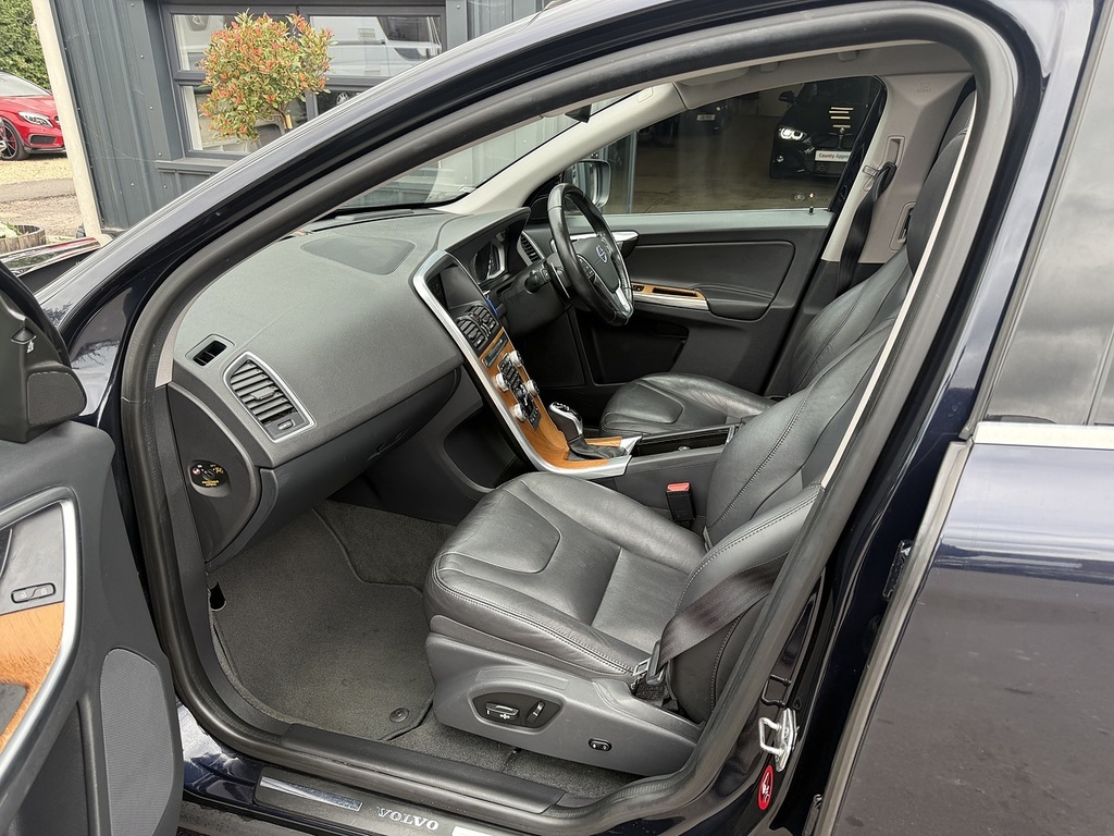 Volvo XC60 2.0 B5p 250 R Design Geartronic  #14