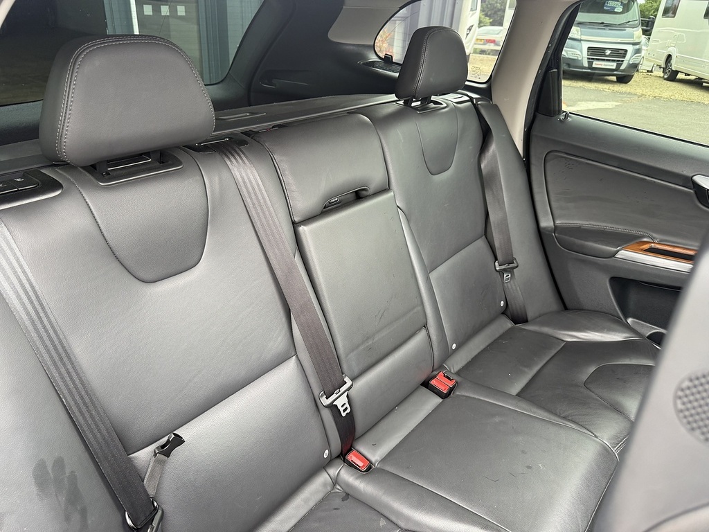 Volvo XC60 2.0 B5p 250 R Design Geartronic  #12