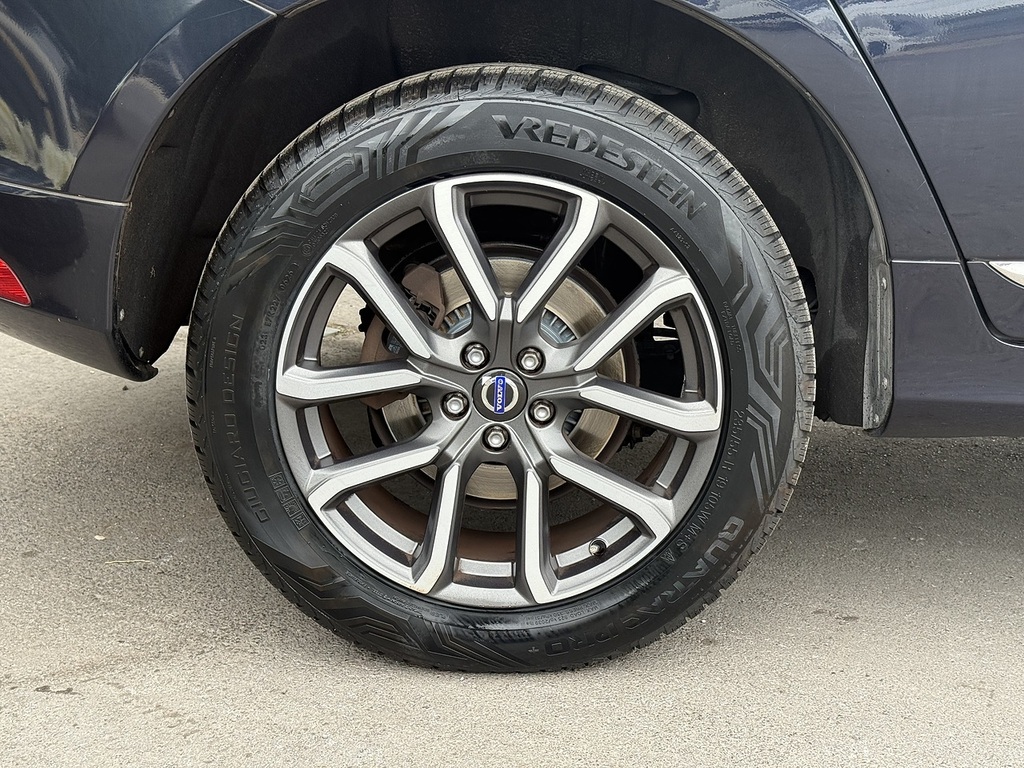Volvo XC60 2.0 B5p 250 R Design Geartronic  #9