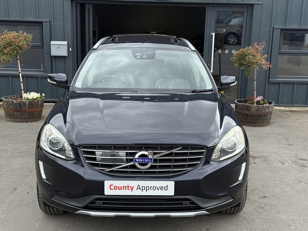 Volvo XC60 2.0 B5p 250 R Design Geartronic  #2