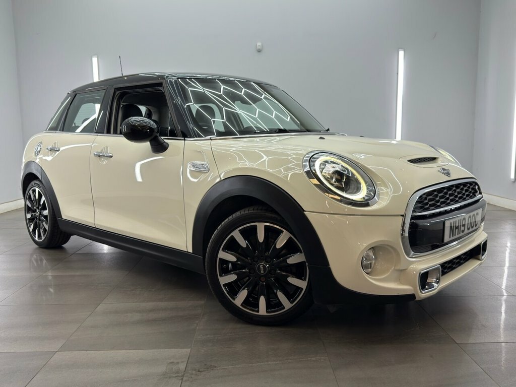 Mini Hatch 2L Cooper S Exclusive White