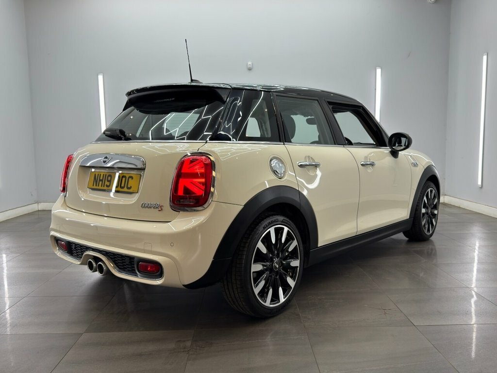 Mini Hatch 2L Cooper S Exclusive NH19OOC White #4