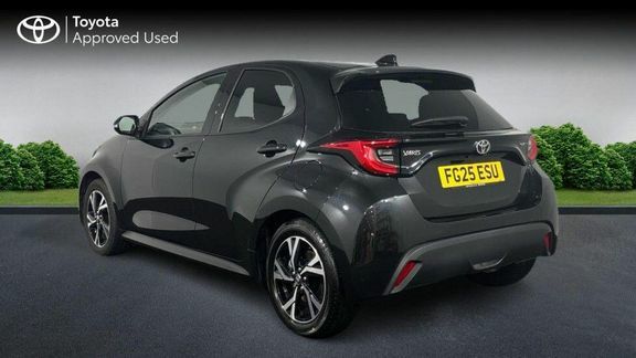 Toyota Yaris Design Black #5