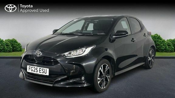 Toyota Yaris Design Black #3