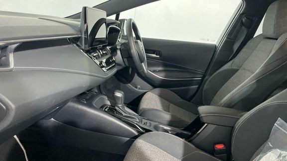 Toyota Corolla Design 1.8 Hb Silver #4