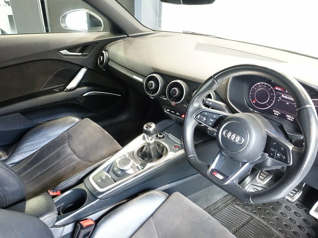 Audi TT 1.8L Black Edition White