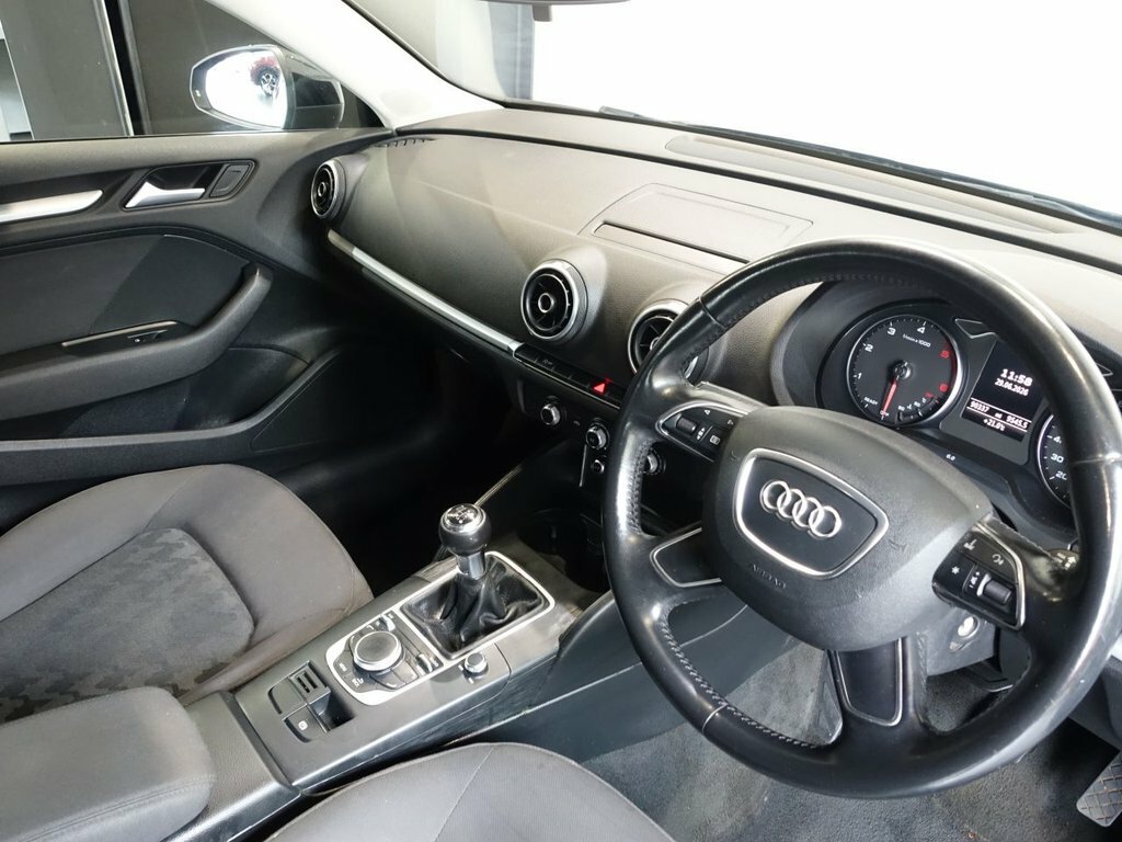 Audi A3 2L Se Technik Black