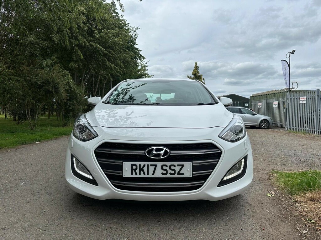 Hyundai I30 1.6 Crdi Blue Drive Premium Euro 6 Ss White #2
