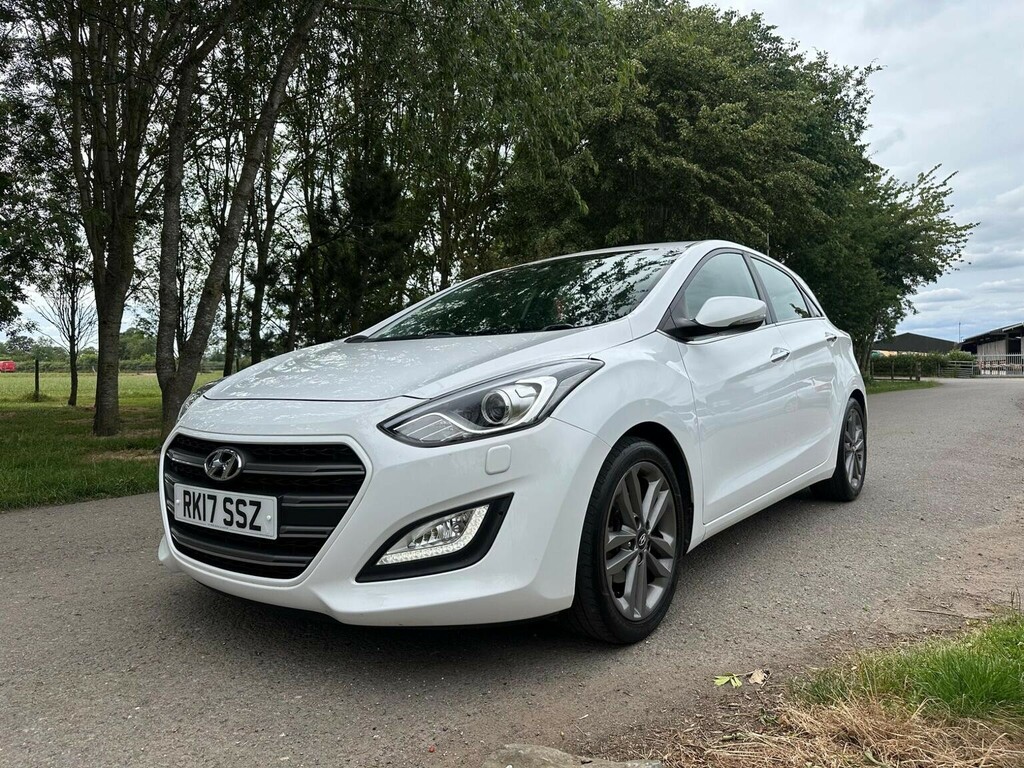 Hyundai I30 1.6 Crdi Blue Drive Premium Euro 6 Ss White #3