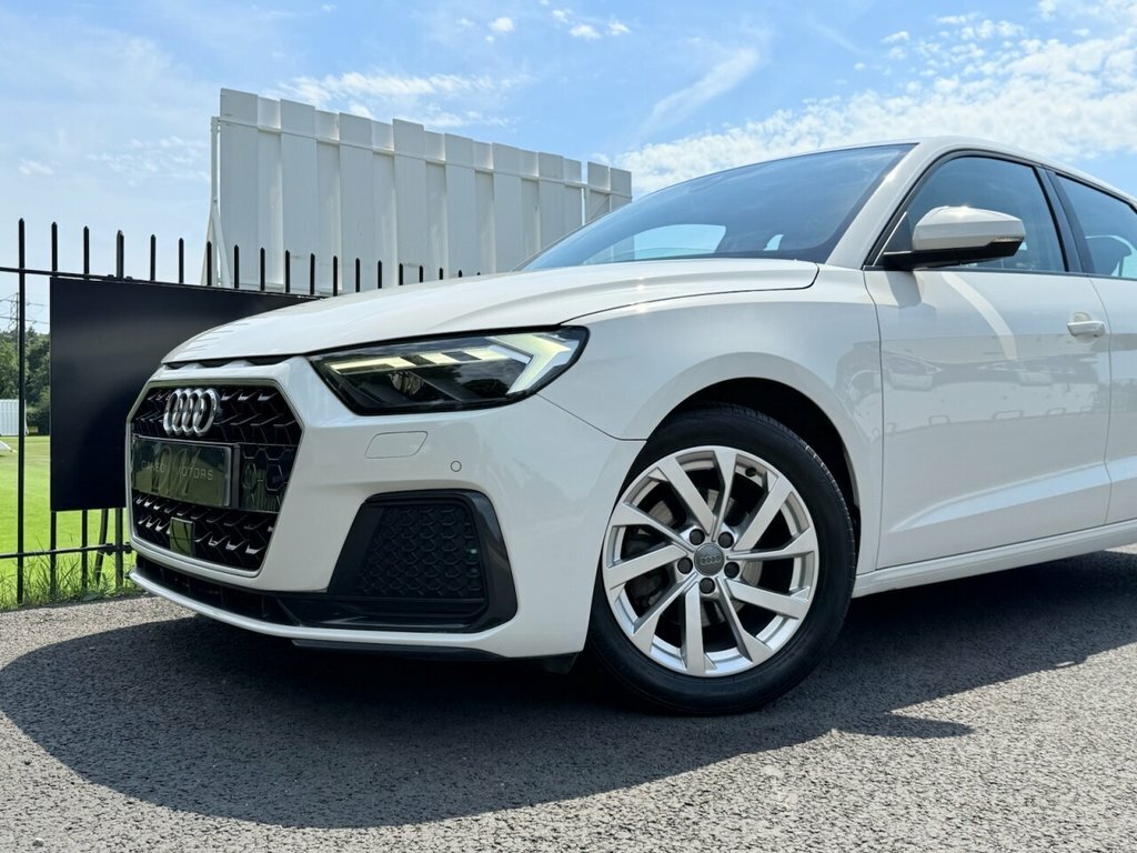 Audi A1 1L Sport White #6