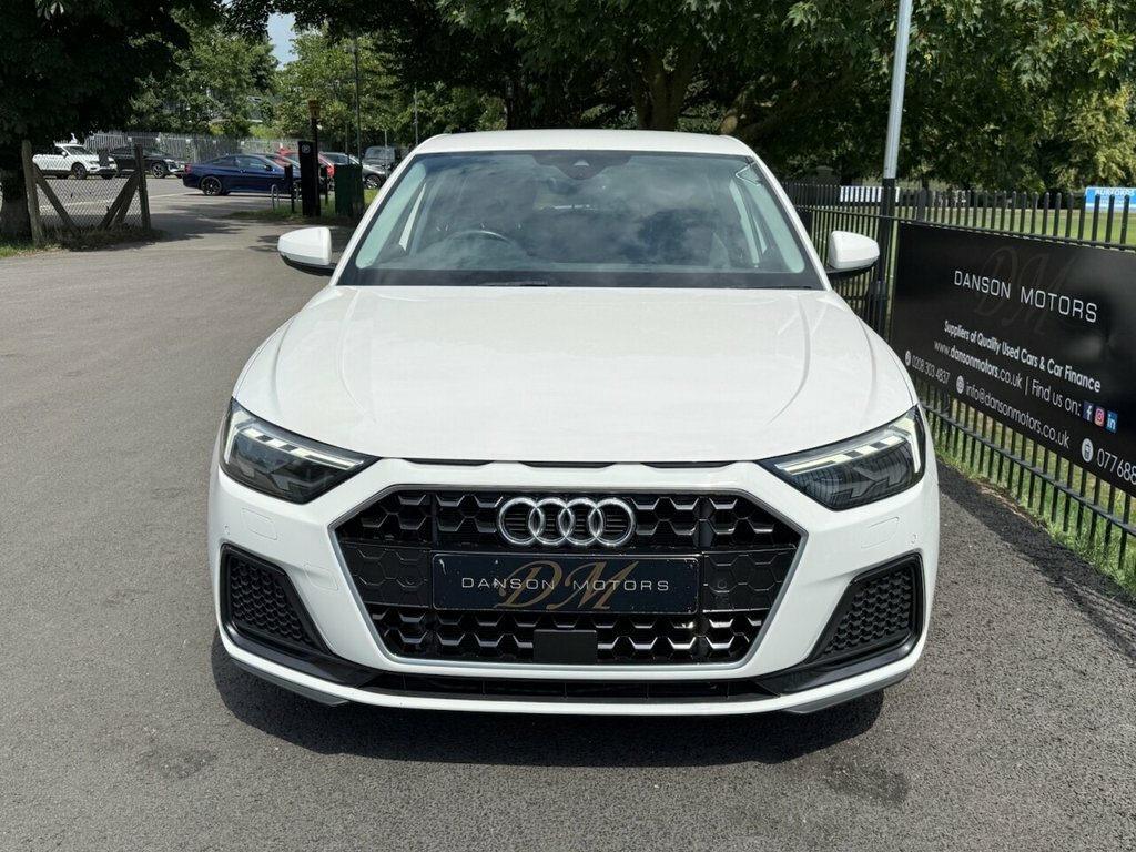 Audi A1 1L Sport White #2
