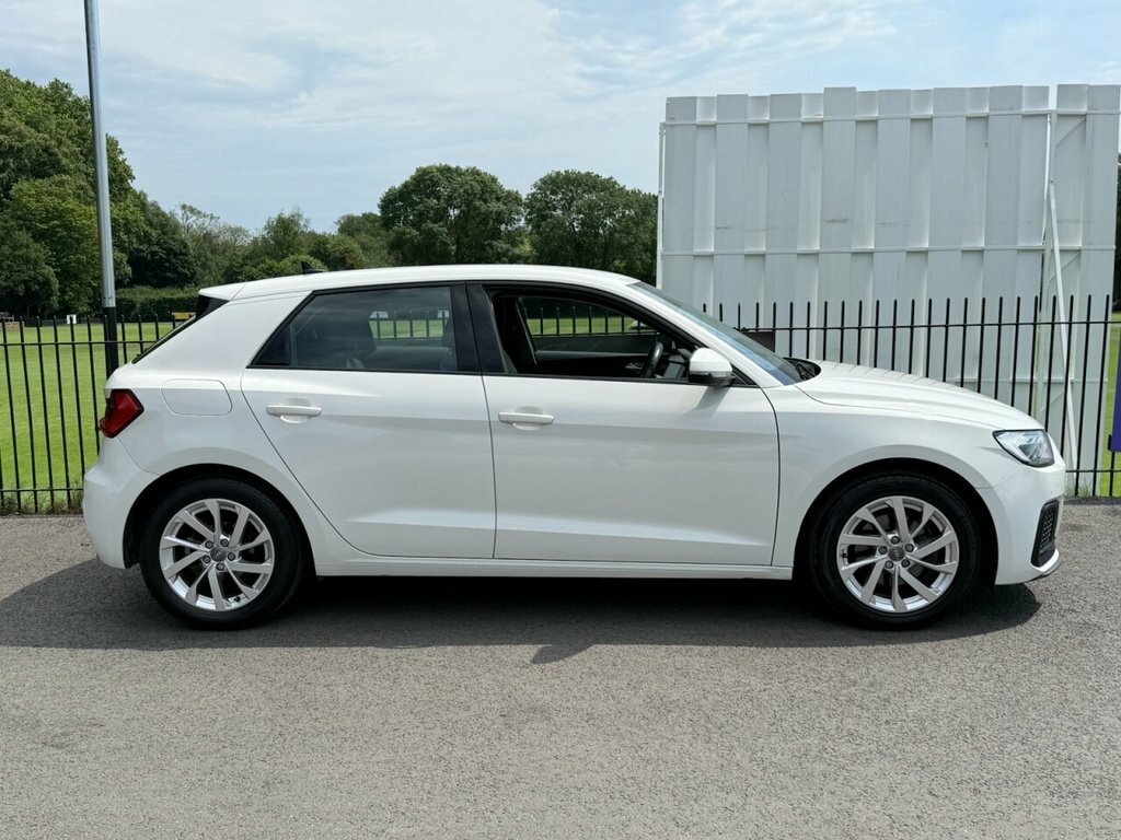 Audi A1 1L Sport White #4