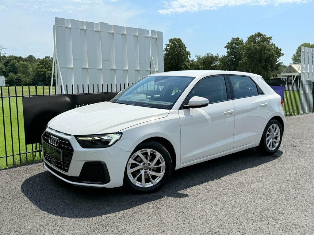 Audi A1 1L Sport White #3