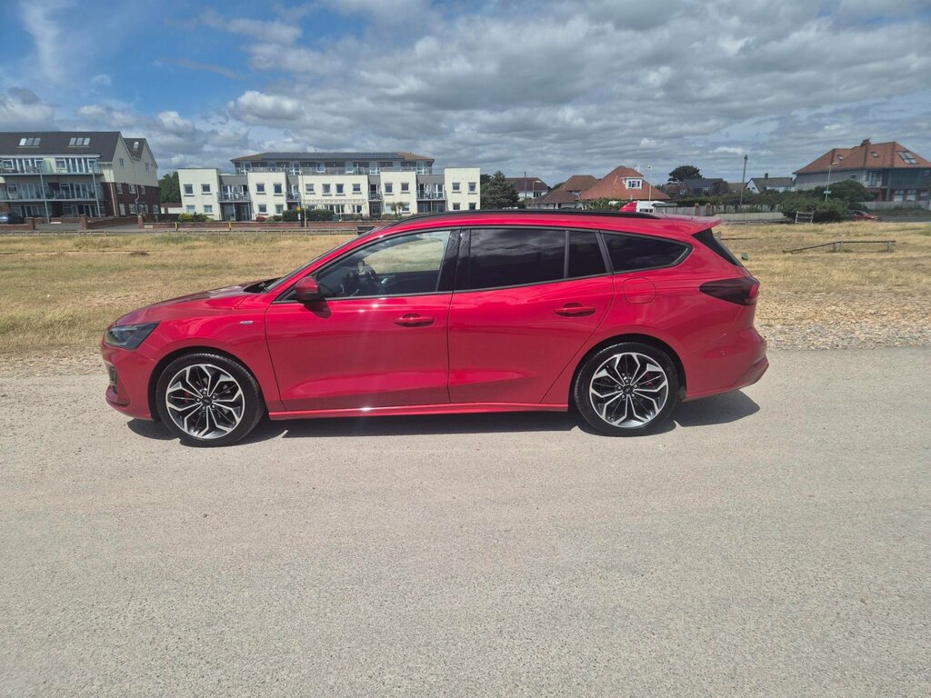 Ford Focus St-line X Mhev Mild Hybrid Estate 155 Red