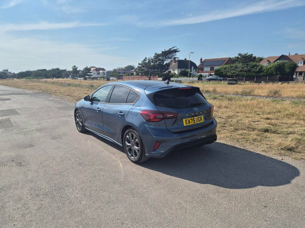 Ford Focus St-line Mhev Mild Hybrid 5-Door Blue #2