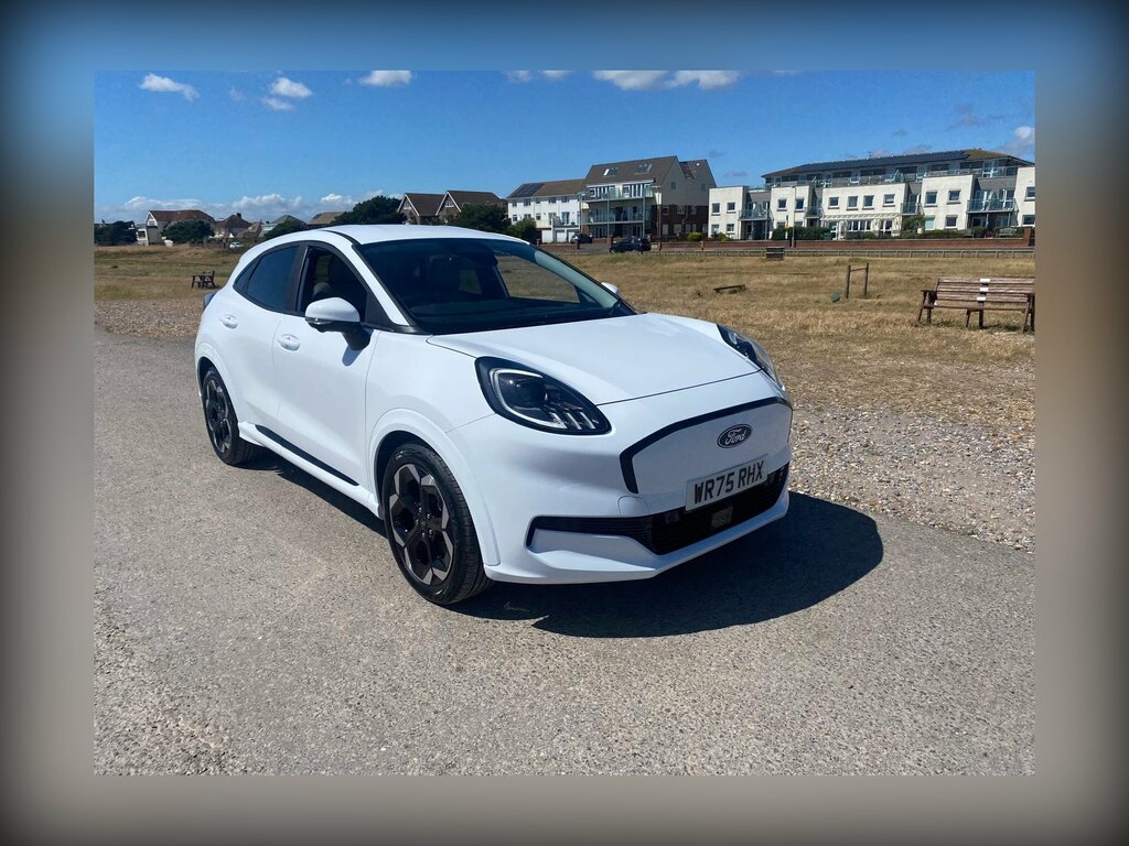 Ford Puma Premium . WR75RHX White #4