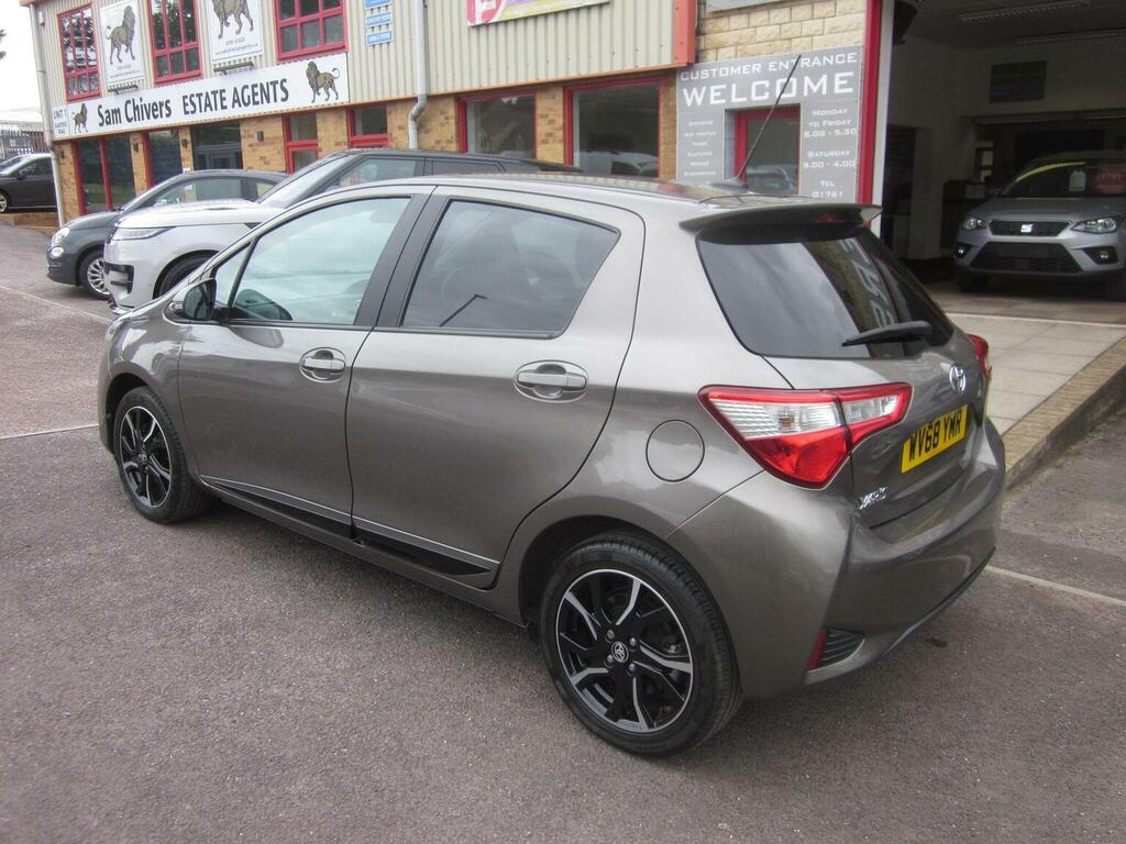 Toyota Yaris 1.5 Vvt-i Design Euro 6 201868 Brown #5