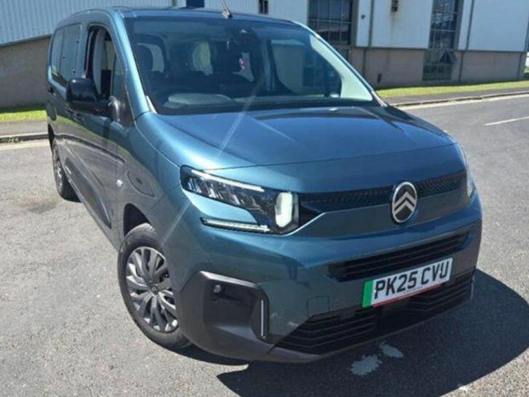 Citroen e-Berlingo 52Kwh Plus XL Mpv 7.4Kw Charger Blue
