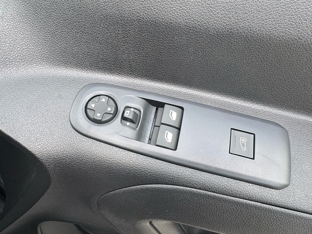 Vauxhall Combo-e Life Prime 2300 50Kwh 136Ps With Grey #28