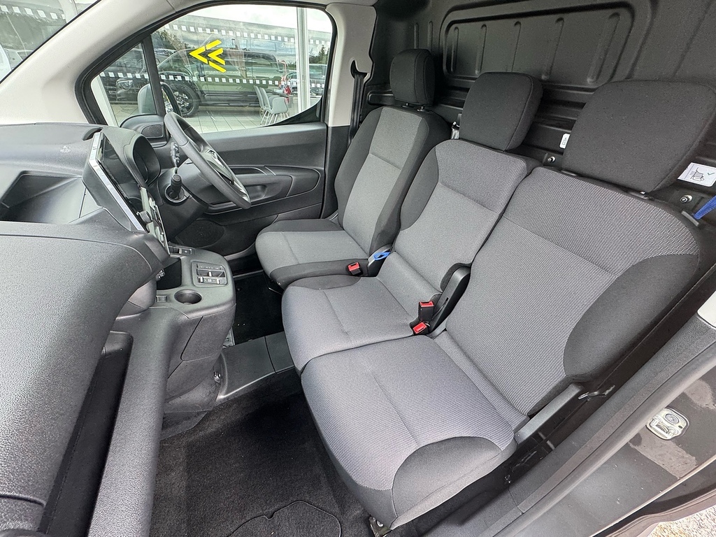 Vauxhall Combo-e Life Prime 2300 50Kwh 136Ps With Grey #7