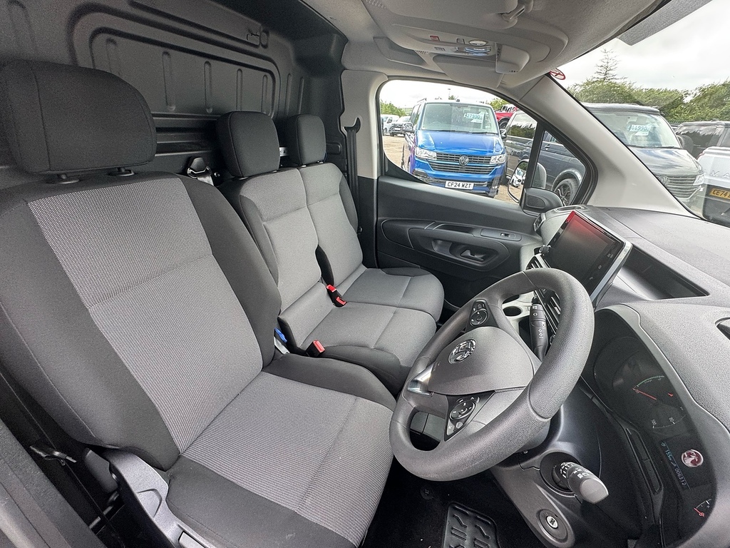 Vauxhall Combo-e Life Prime 2300 50Kwh 136Ps With Grey #21