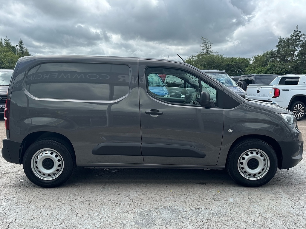 Vauxhall Combo-e Life Prime 2300 50Kwh 136Ps With Grey #12