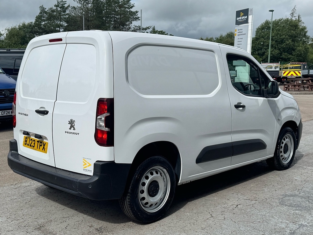 Peugeot Partner Bluehdi 1000 Professional Premium Swb 100Ps With White #2