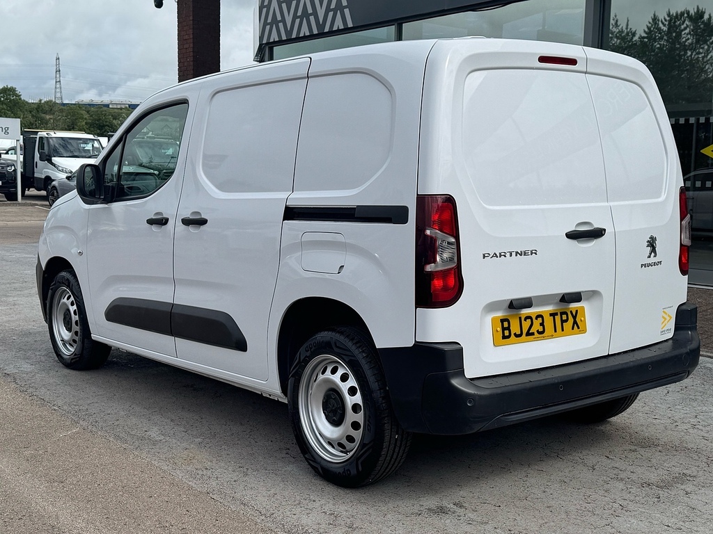 Peugeot Partner Bluehdi 1000 Professional Premium Swb 100Ps With White #4