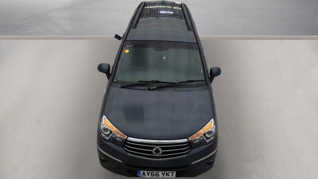SsangYong Turismo 2.2 D Ex U10604 Ulez White #8