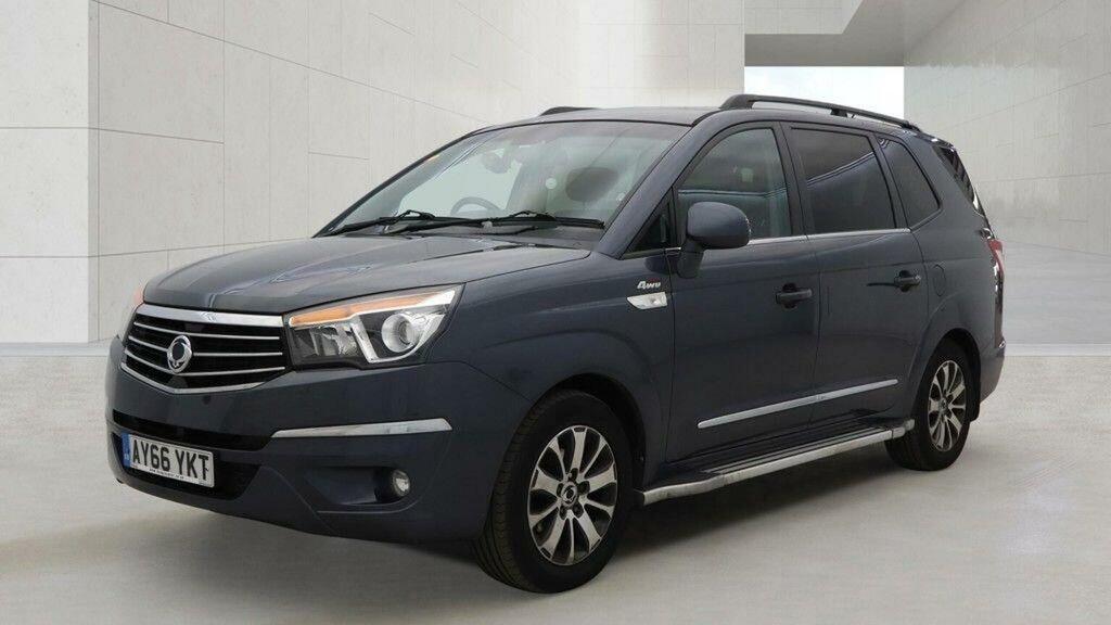 SsangYong Turismo 2.2D Elx T-tronic 4Wd Selectable Euro 6 Grey #3