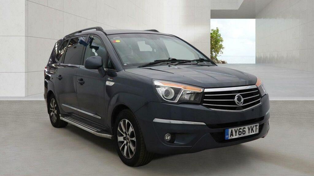 SsangYong Turismo 2.2D Elx T-tronic 4Wd Selectable Euro 6 Grey #2