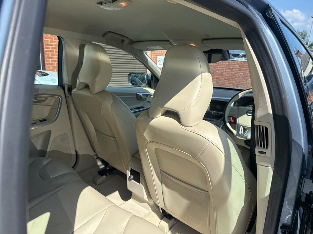 Volvo XC60 2.4 D5 R-design Lux Nav Awd Euro 6 Ss Black #14