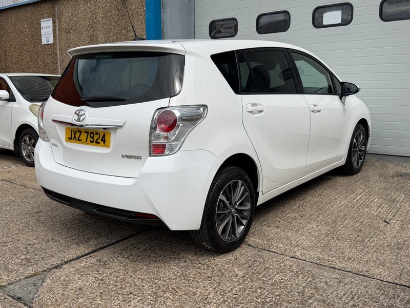 Toyota Verso 1.6 D-4d Design Euro White #4