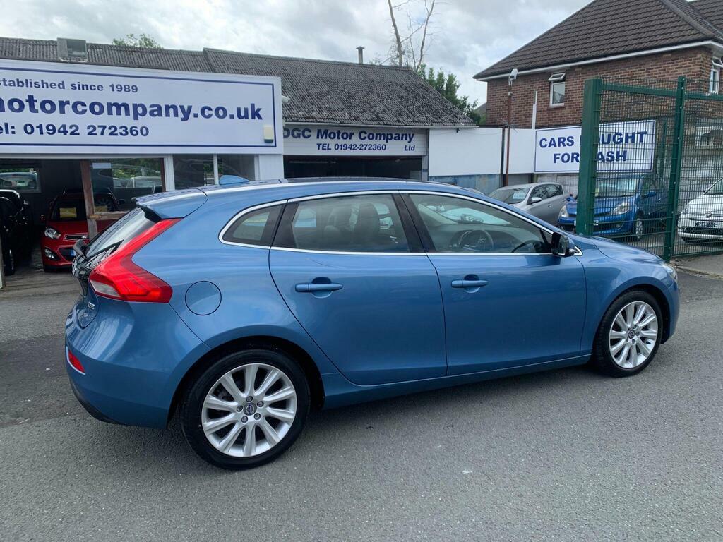 Volvo V40 1.6 D2 Se Lux Nav Euro 5 S S KW64MYA Blue #6