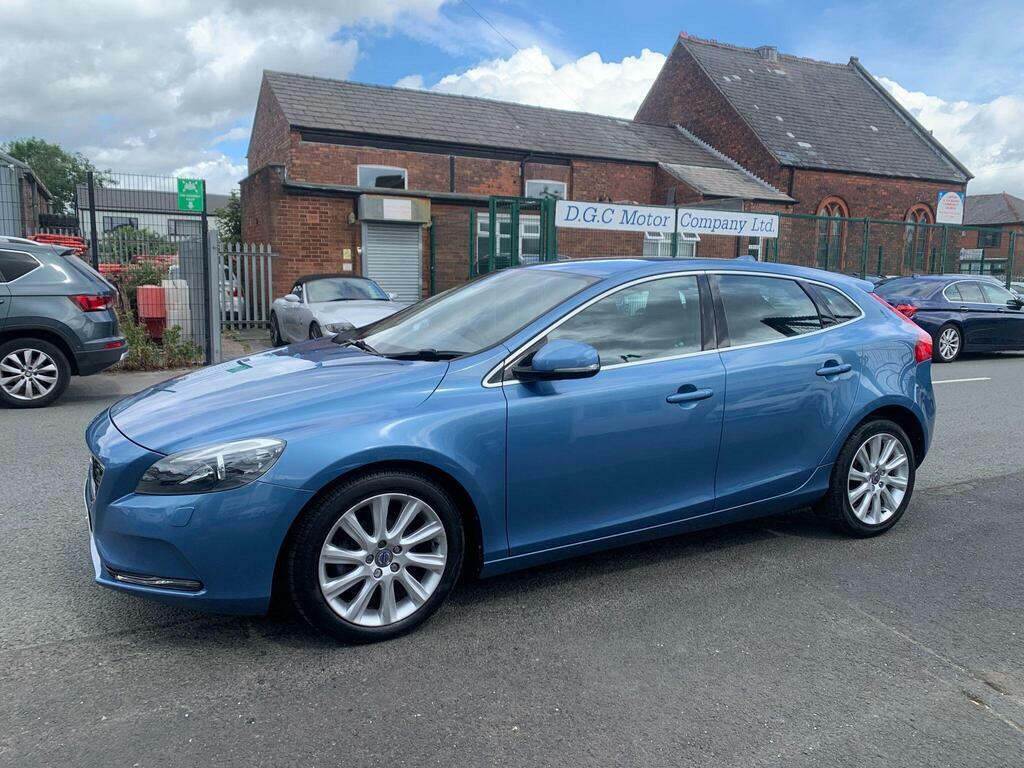 Volvo V40 1.6 D2 Se Lux Nav Euro 5 S S KW64MYA Blue #3