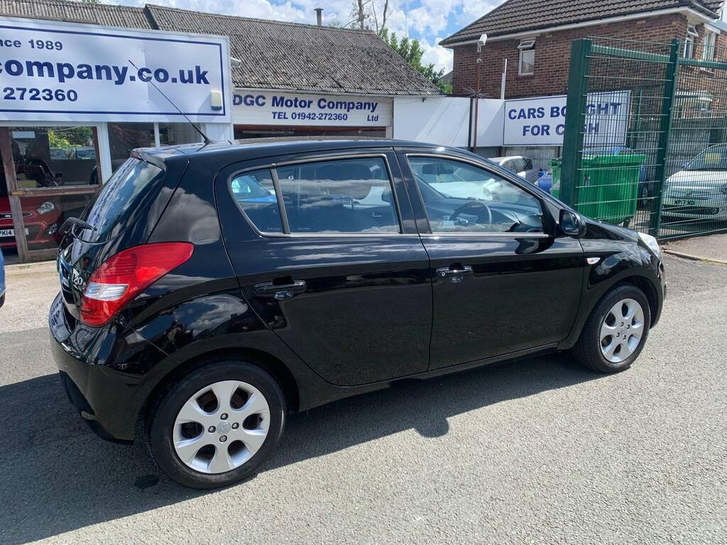 Hyundai I20 1.2 Comfort Euro 5 Black #6