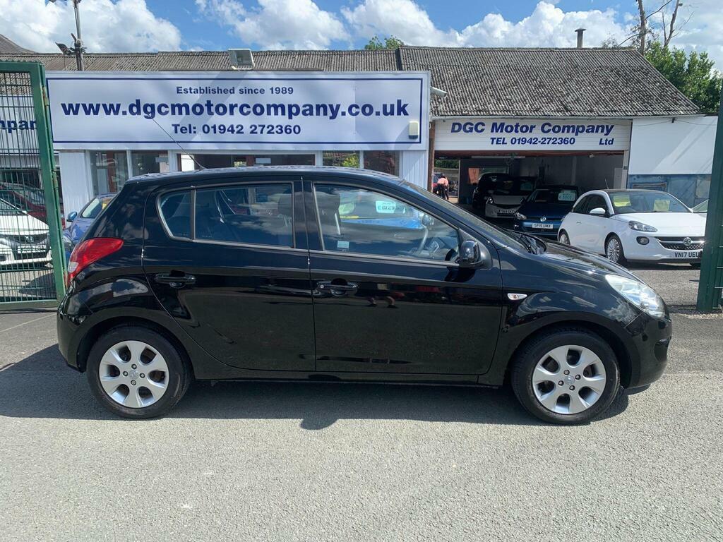 Hyundai I20 1.2 Comfort Euro 5 Black #4
