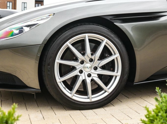 Aston Martin DB11 V12 Euro 6 2-Door Silver #4