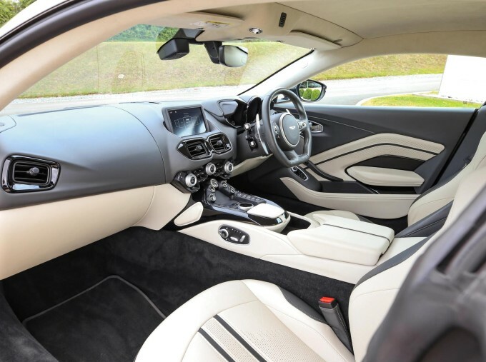 Aston Martin Vantage 4.0 V8 Coupe Euro 6 510 Ps Grey #31