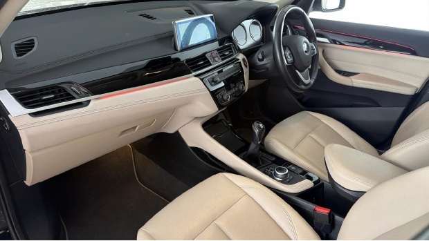 BMW X1 X1 Xdrive20i M Sport Black #7