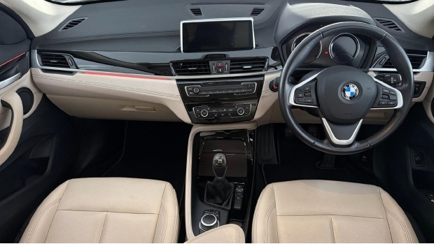 BMW X1 18I Xline Sdrive Euro 6 5-Door Black #4