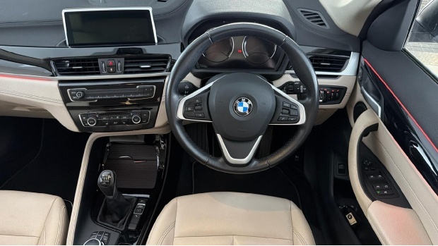 BMW X1 18I Xline Sdrive Euro 6 5-Door Black #5