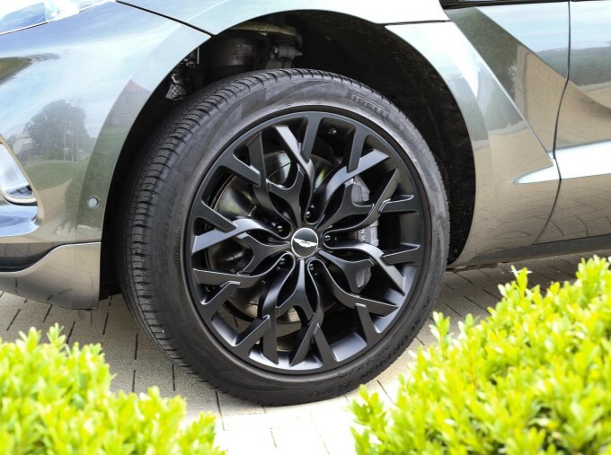 Aston Martin DBX 4.0 V8 Euro 6 5-Door Silver #4